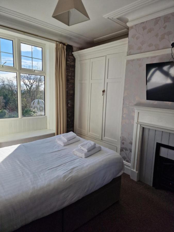 Broadway House Bed & Breakfast Laugharne Eksteriør bilde