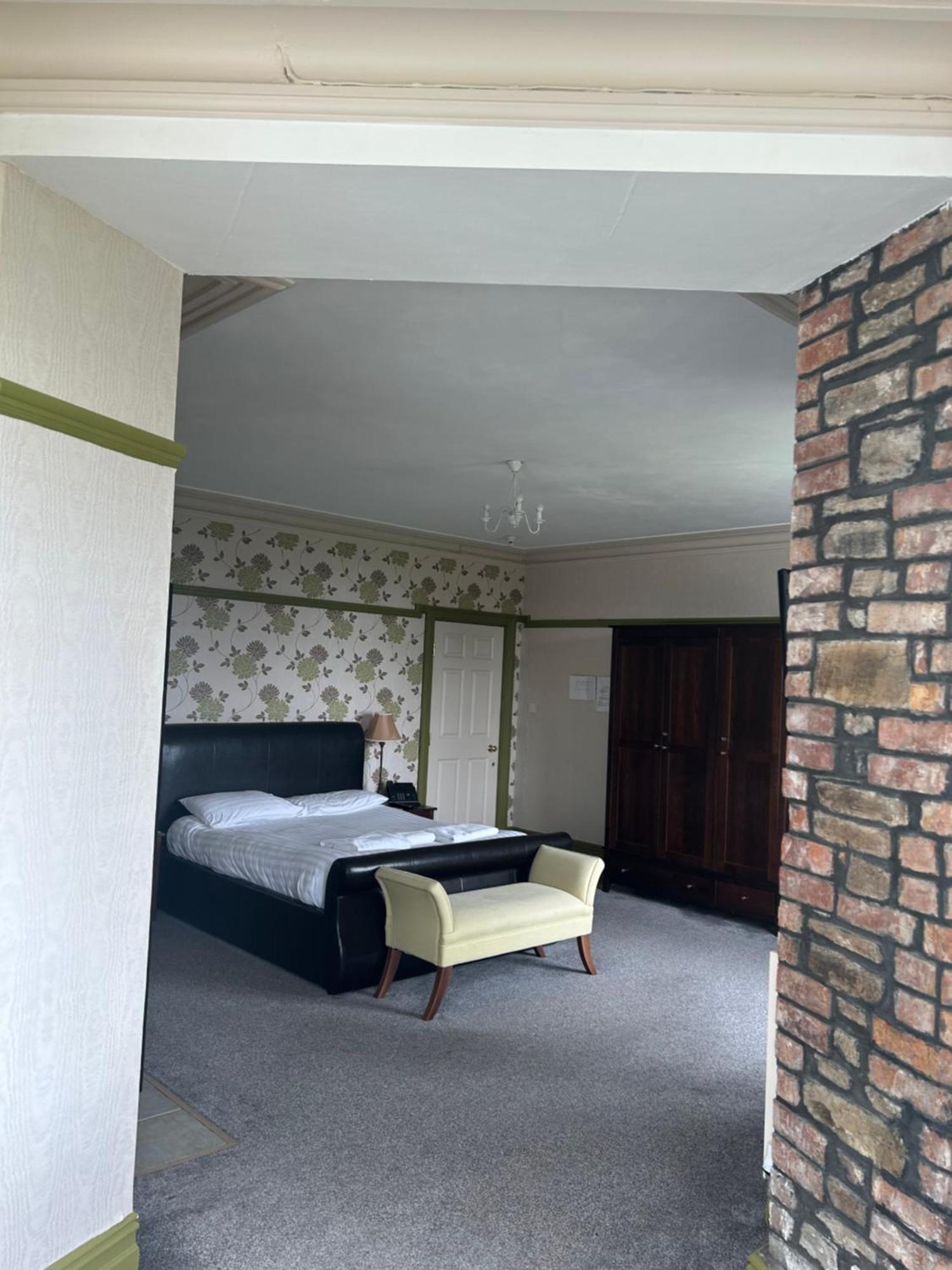 Broadway House Bed & Breakfast Laugharne Eksteriør bilde